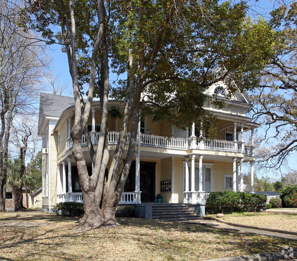 Foto del edificio - 1700 Dauphin St