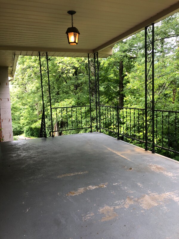 Foto del edificio - 321 Hillcrest Dr