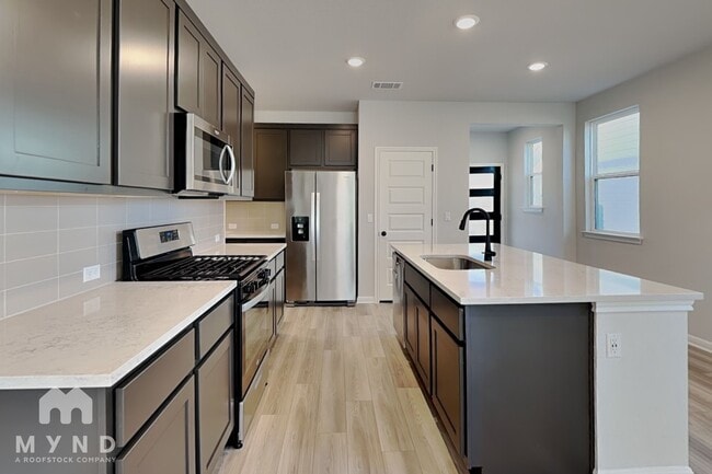 Building Photo - 8003 Andravida Dr