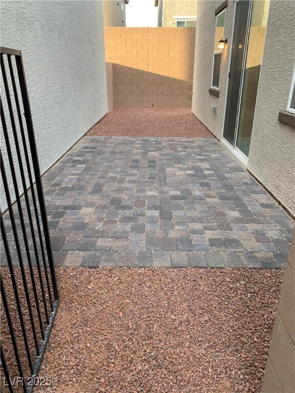 Foto del edificio - 9097 Vesey Ave