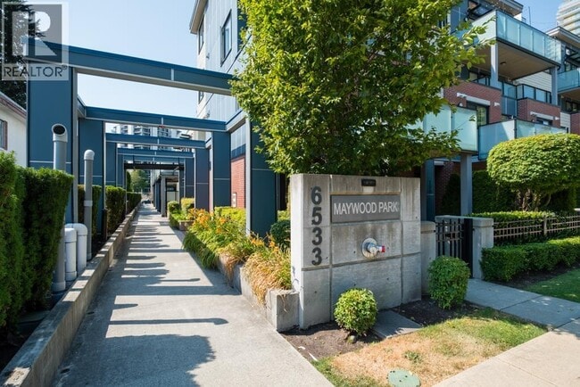 Photo du bâtiment - 6533 McKay Ave