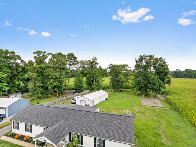 Foto del edificio - 18235 Little Hill Rd