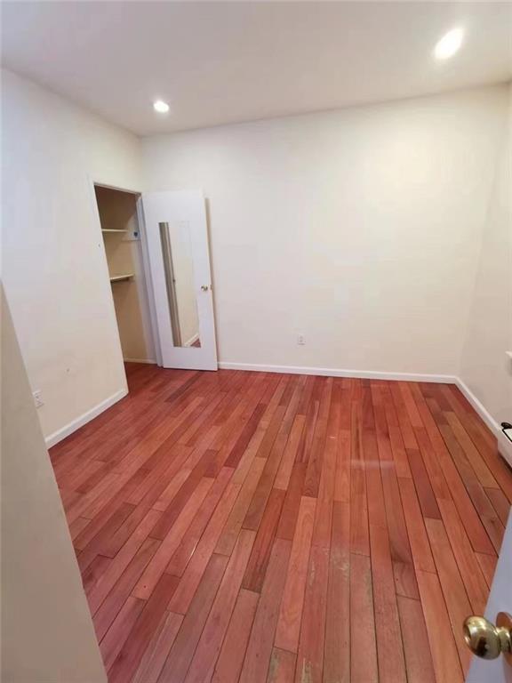 Foto del edificio - 556 Dahill Rd