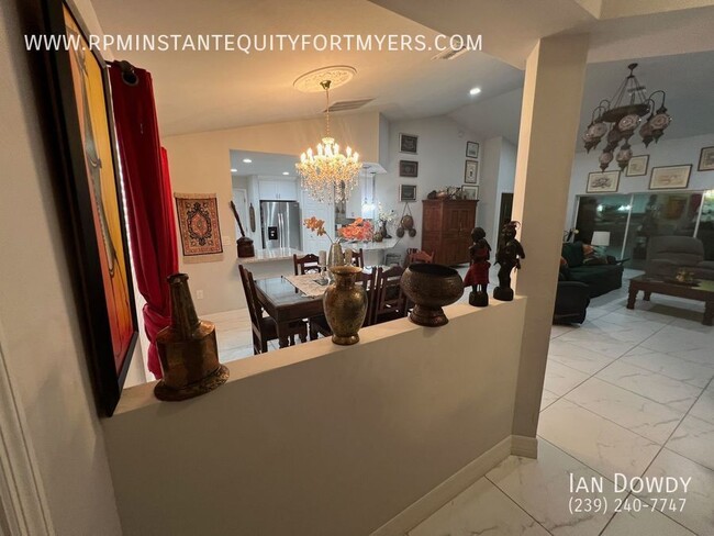 Foto del edificio - Captivating 4-Bedroom Furnished Residence ...