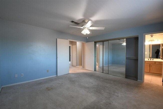 Foto del edificio - 7521 Beaudelaire Cir