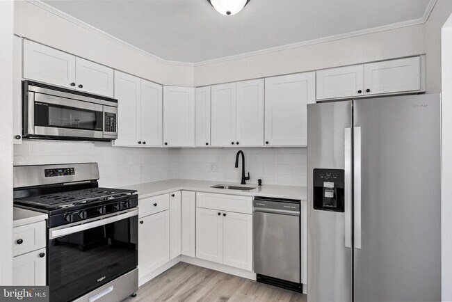 Foto del edificio - 605 Tait Rd