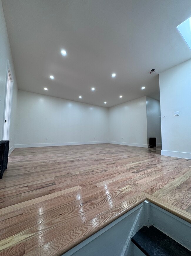 Building Photo - 9527 110th St