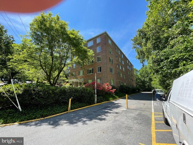 Building Photo - 4100 W St NW