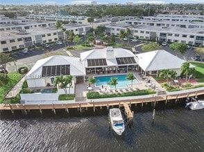 Building Photo - 110 Cypress Club Dr