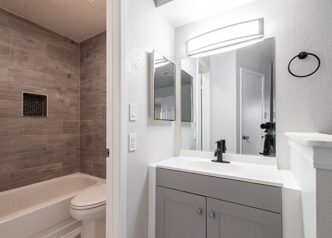 Building Photo - 1516 Bay Area Blvd