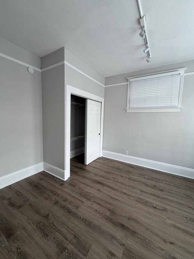 Building Photo - 1703 Bellevue Ave