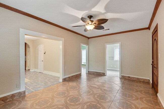 Building Photo - 3 Bedroom Single Family in Fort Worth