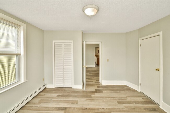 Building Photo - 180 Westville St