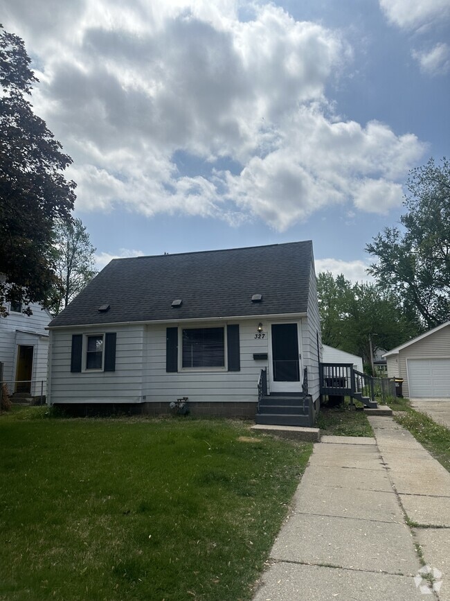 Building Photo - 327 Sheridan Dr