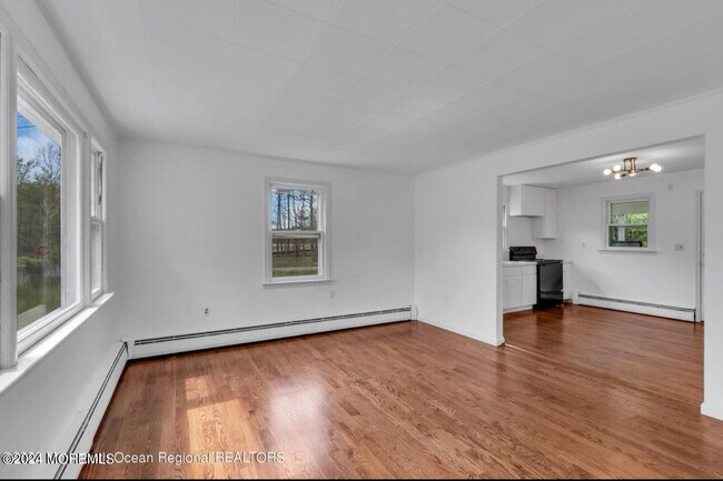 Building Photo - 610 Pine St