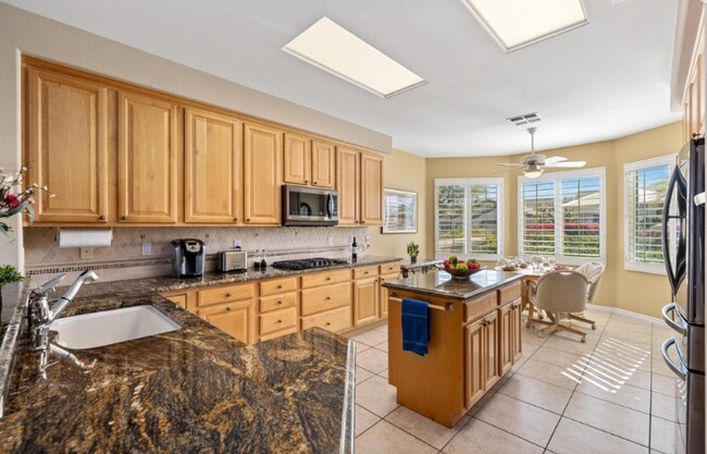 Building Photo - 78256 Hollister Dr