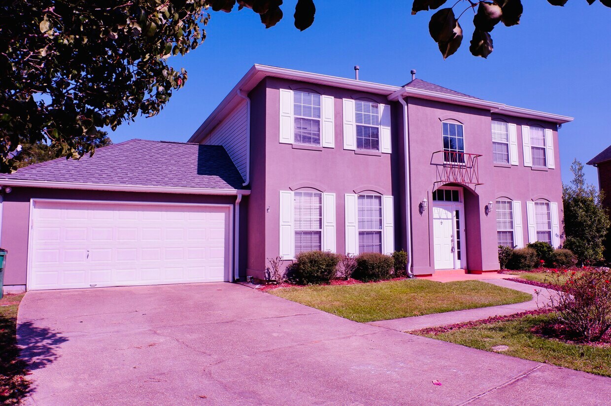 Primary Photo - 1124 Charlie Dr