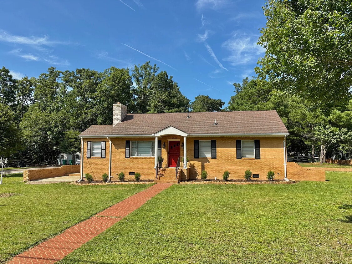 Foto principal - 12300 Church Rd