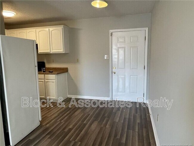 Building Photo - 6408 Ezras Ct