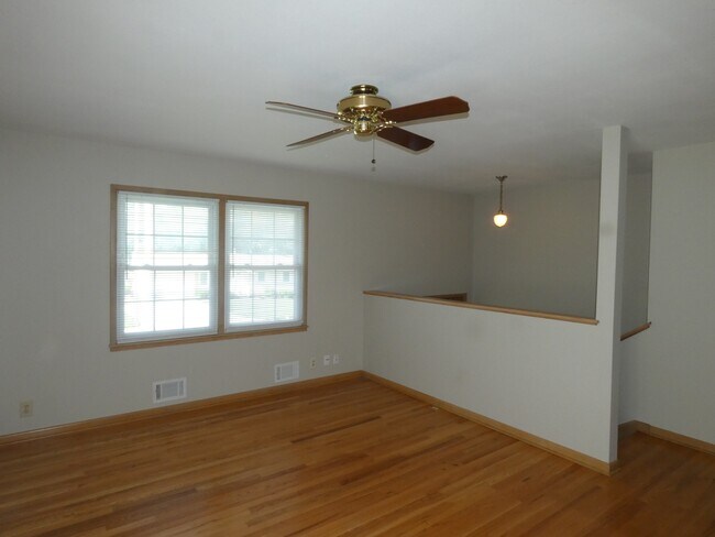 Building Photo - 1608 NE 65th St