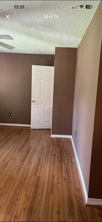 Building Photo - 13416 Locust Hill Dr