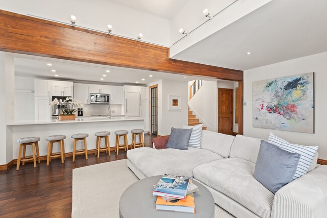 Foto del edificio - 382 Meadow Ranch Rd