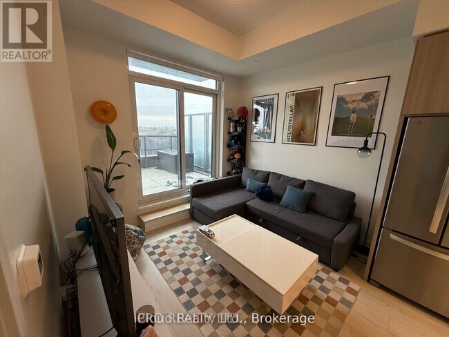 Building Photo - 8 Nahani Way