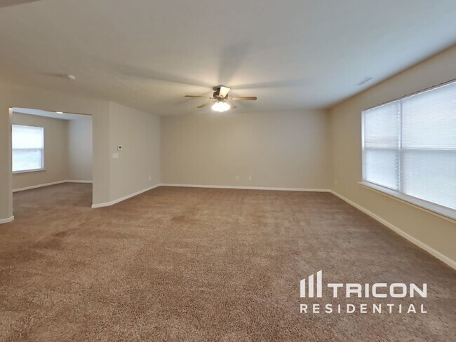 Foto del edificio - 718 Jefferson Park Dr