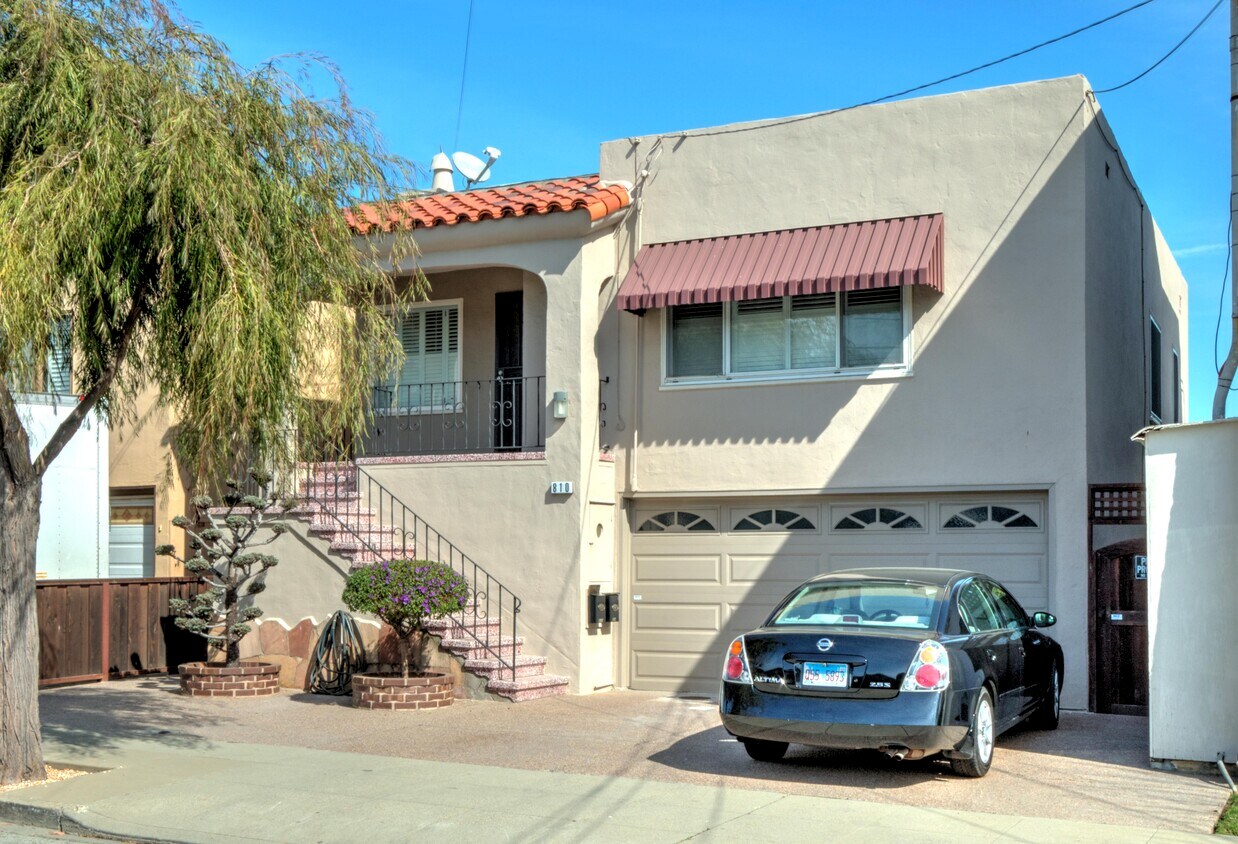 Property - 810 Masson Ave
