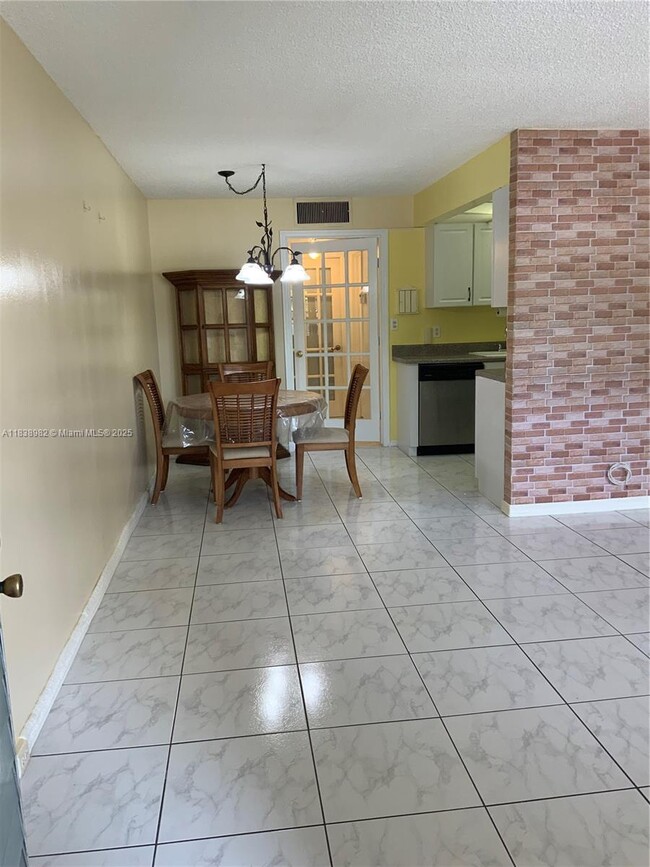Building Photo - 2405 Antigua Cir