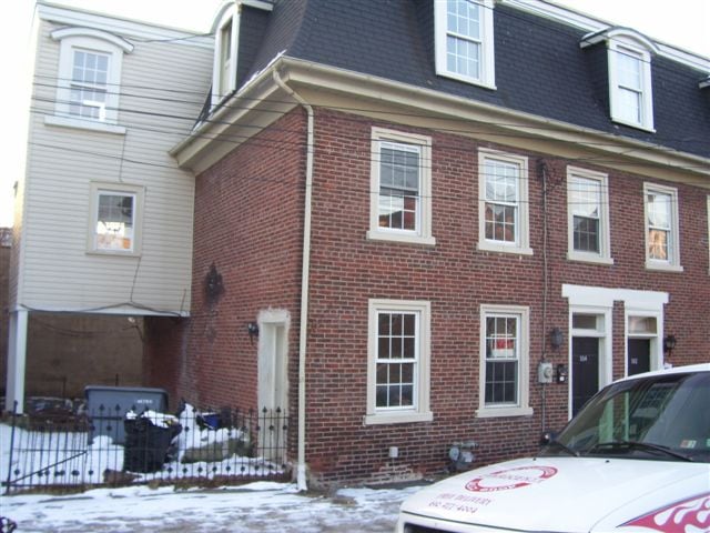 Building Photo - 552 George St