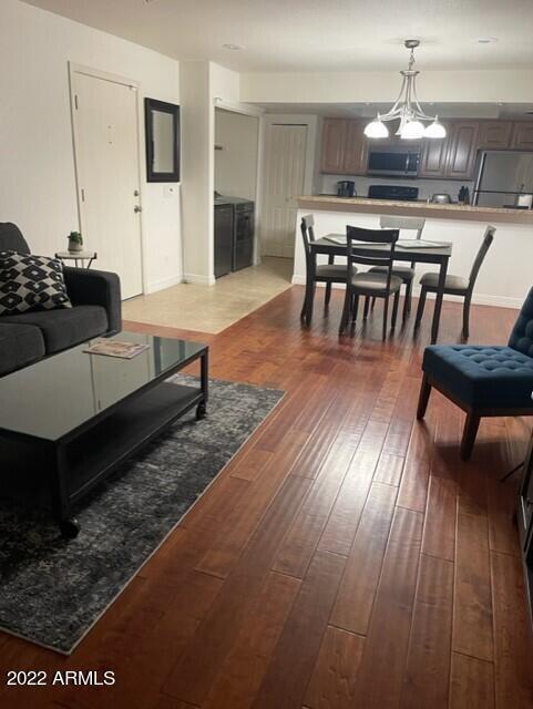 Foto del edificio - 1920 W Lindner Ave