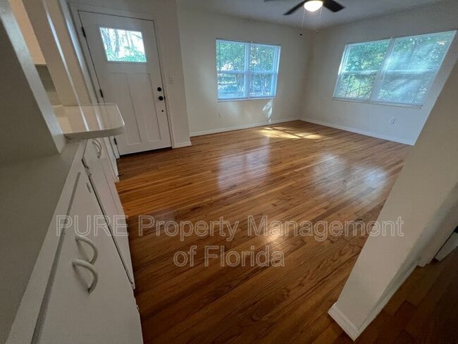 Building Photo - 1222 SE 3rd St