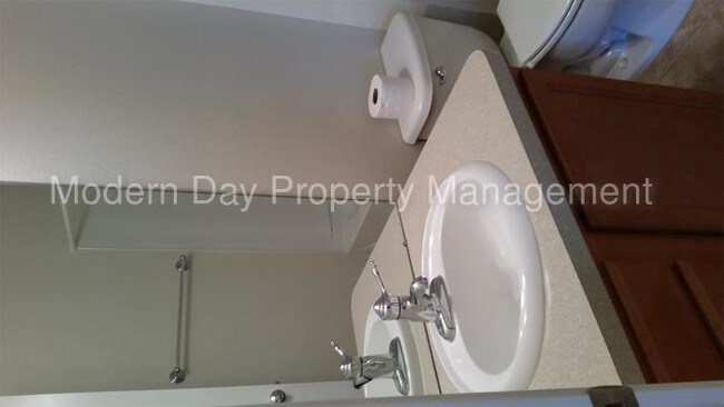 Foto del edificio - 14794 Wake Robin Dr