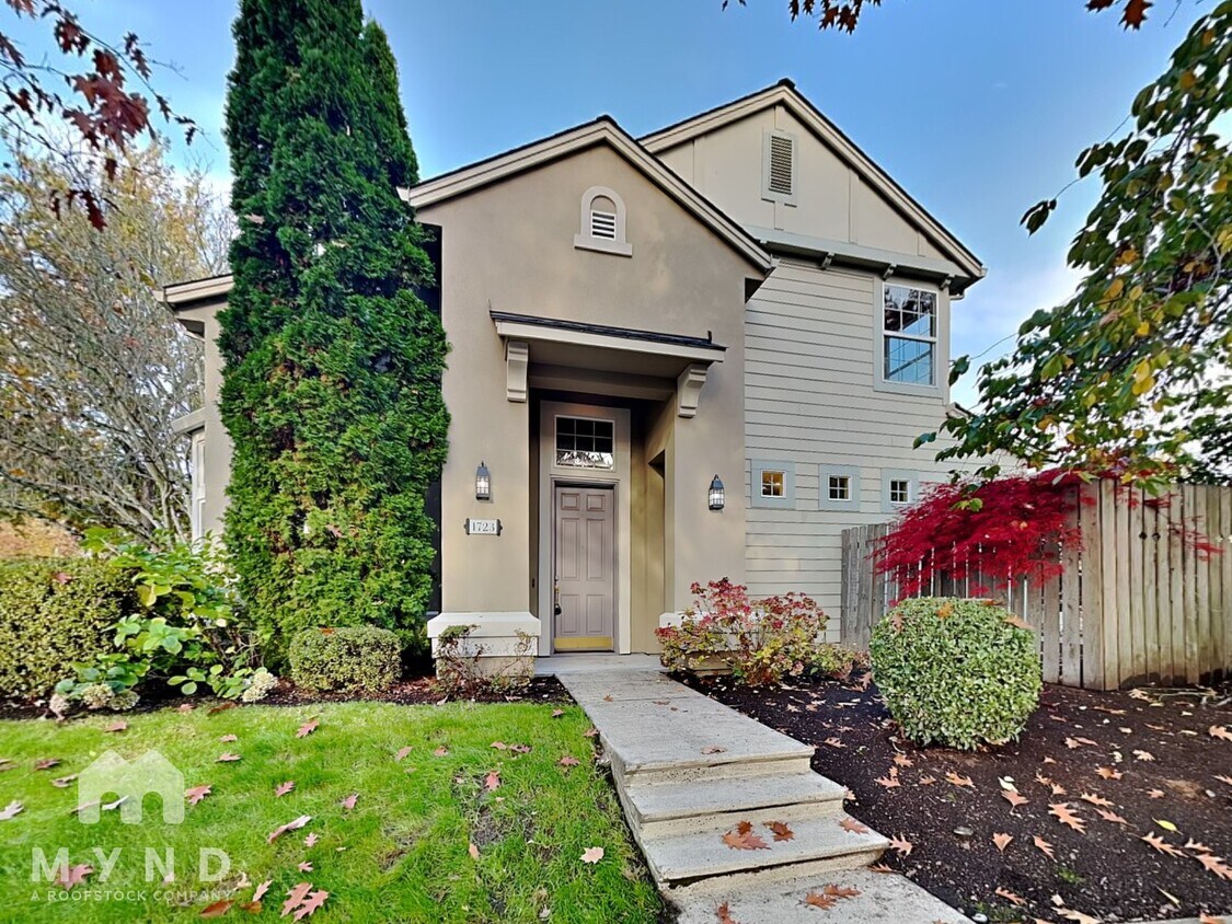 Foto principal - 1723 NE Ashberry Dr