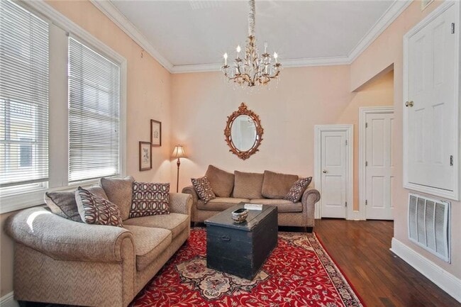 Foto del edificio - 741 Dauphine St