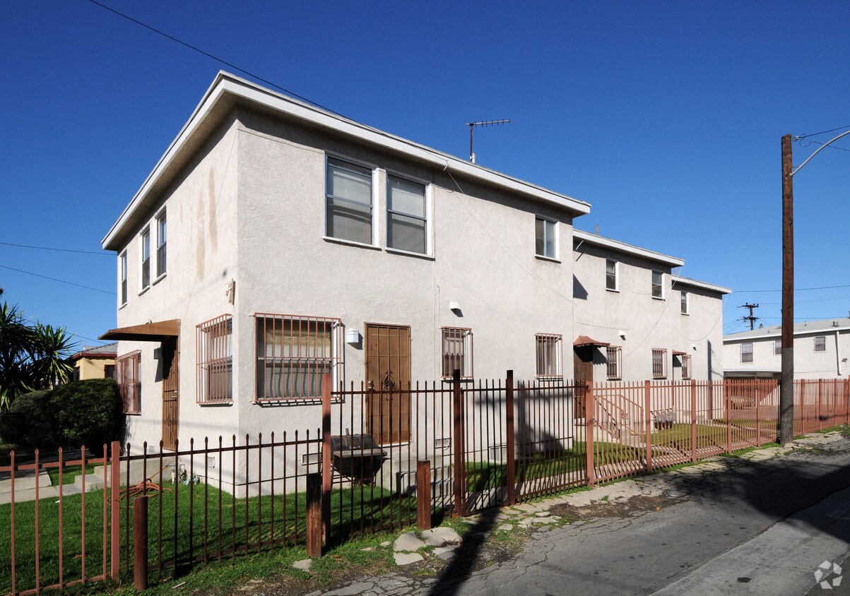 Building Photo - 1019 W 107th St
