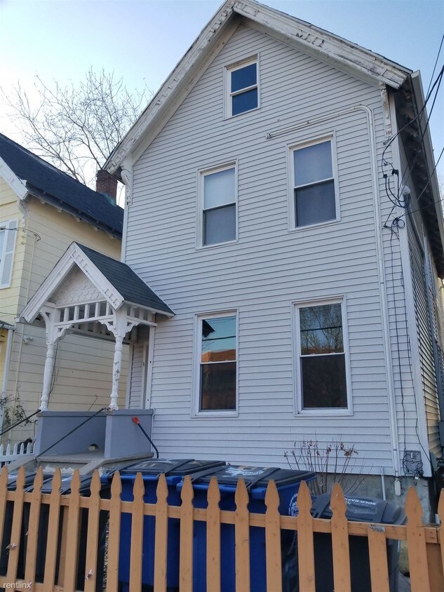 Primary Photo - 14 Vine St