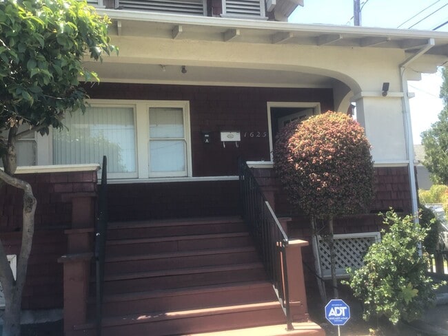 Building Photo - Nice Furnished 3 bedroom Home in Alameda  ...
