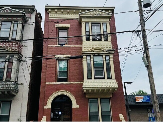 Foto del edificio - 3279 6th Ave