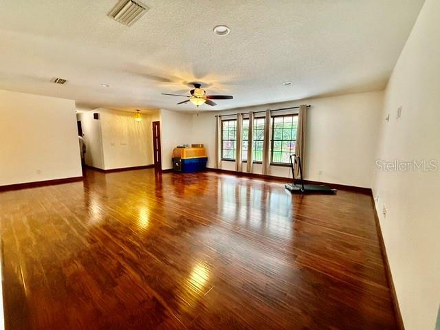 Foto del edificio - 543 Princewood Dr