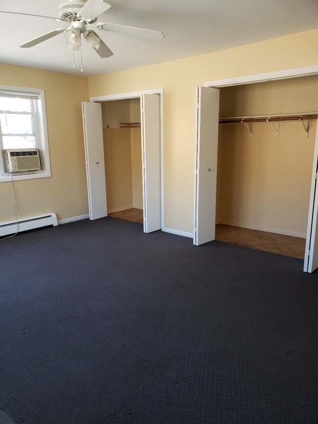 Bedroom #1 - 924 Warren Ave