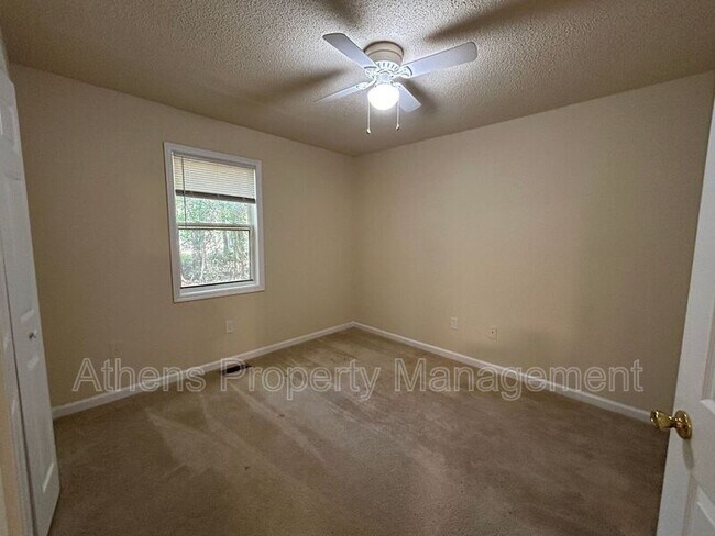 Foto del edificio - 1806 Cedar Shoals Dr