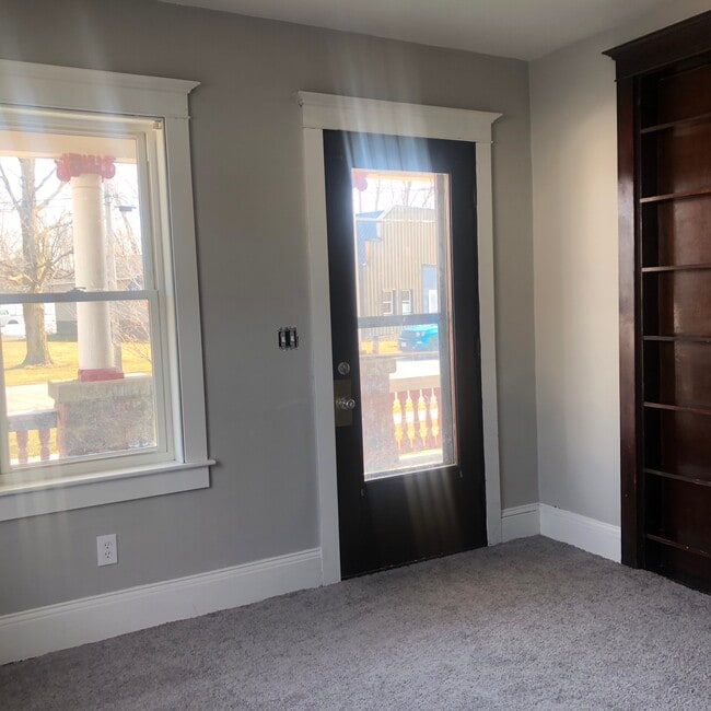 Building Photo - 10 Lehigh Ave