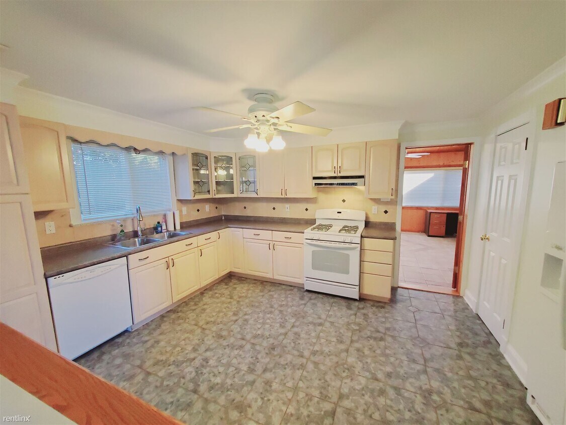 33 Benedict Ct, Norwalk, CT 06850 Townhome Rentals in Norwalk CT