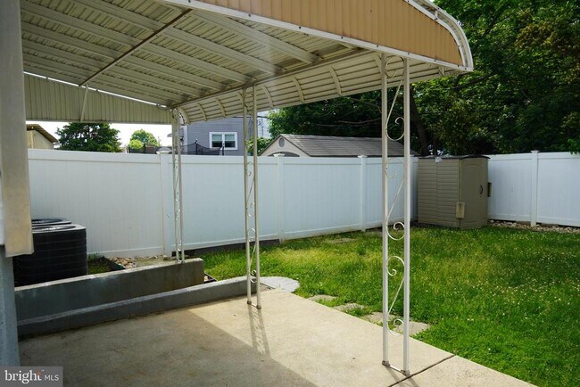 Foto del edificio - 10604 Evans St