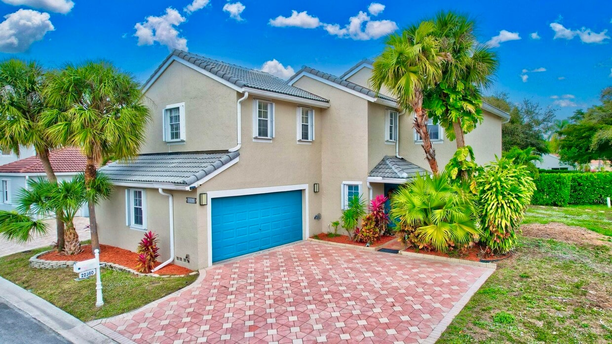 Primary Photo - 22360 Overture Cir