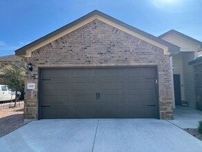 Building Photo - 1127 Renee Way