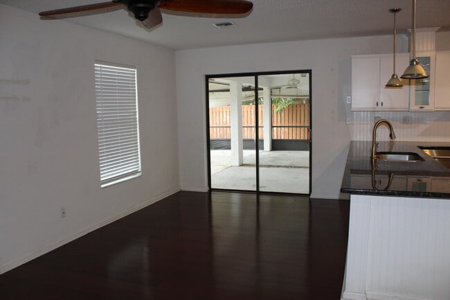 Building Photo - 13880 Paddock Dr
