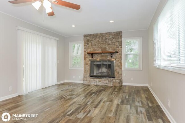 Building Photo - 4918 Benson St, Shawnee, KS 66203